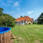 Makrina - 300m From The Sea By Interhome *